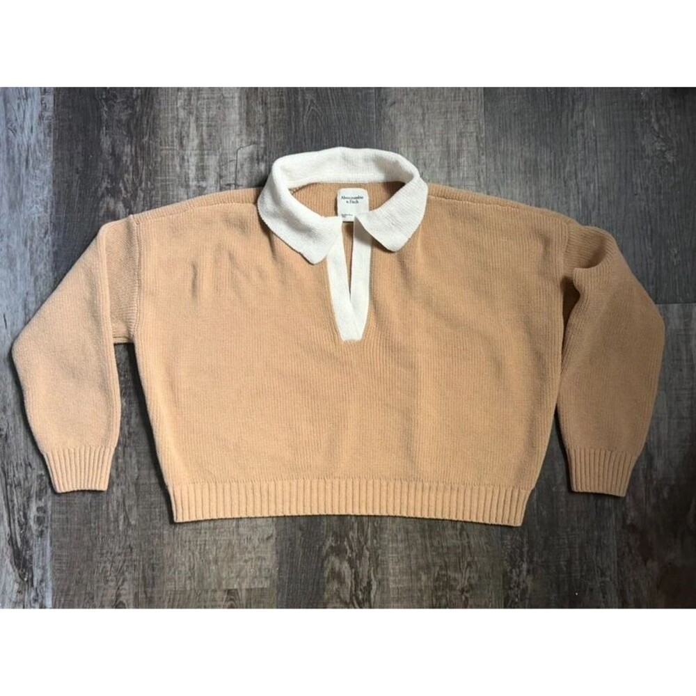 Tan Abercrombie and Fitch Sweater Size Large